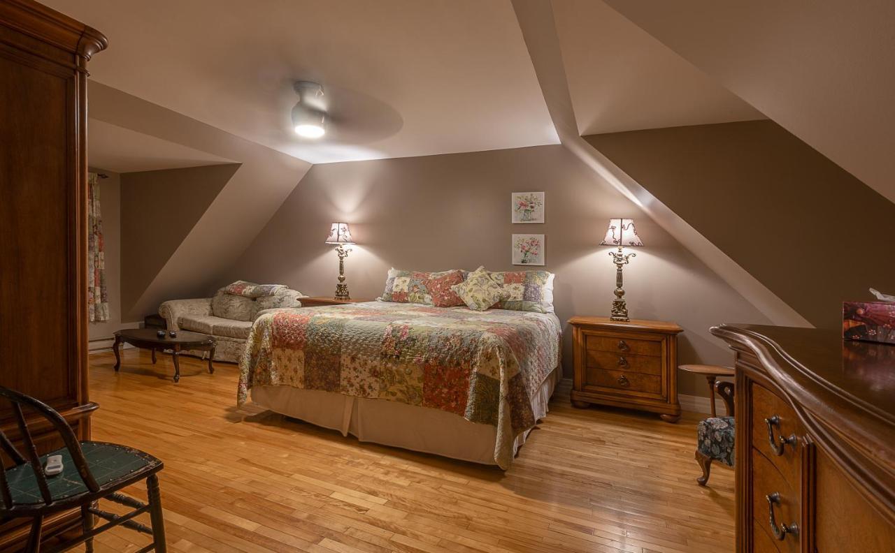 St. Martins Country Inn & Vaughan'S Restaurant Екстер'єр фото