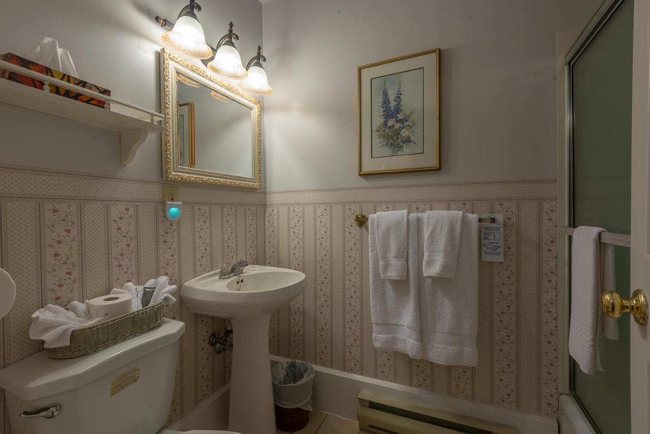 St. Martins Country Inn & Vaughan'S Restaurant Екстер'єр фото