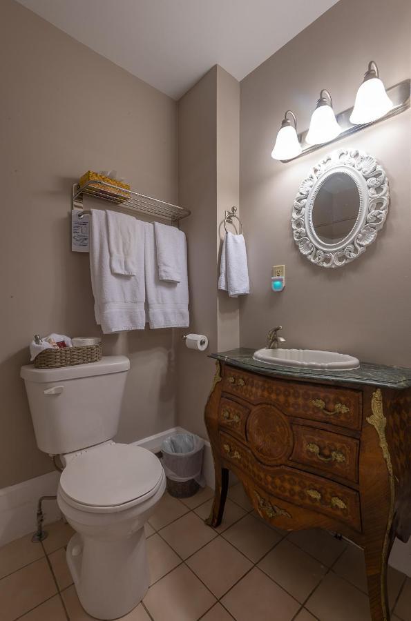St. Martins Country Inn & Vaughan'S Restaurant Екстер'єр фото