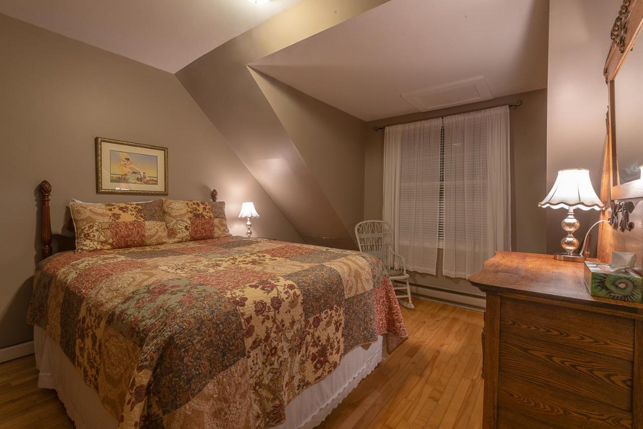 St. Martins Country Inn & Vaughan'S Restaurant Екстер'єр фото