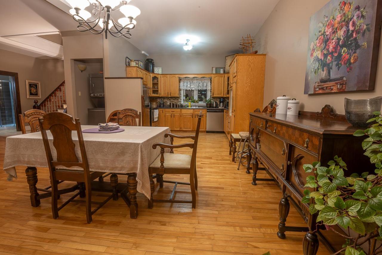 St. Martins Country Inn & Vaughan'S Restaurant Екстер'єр фото