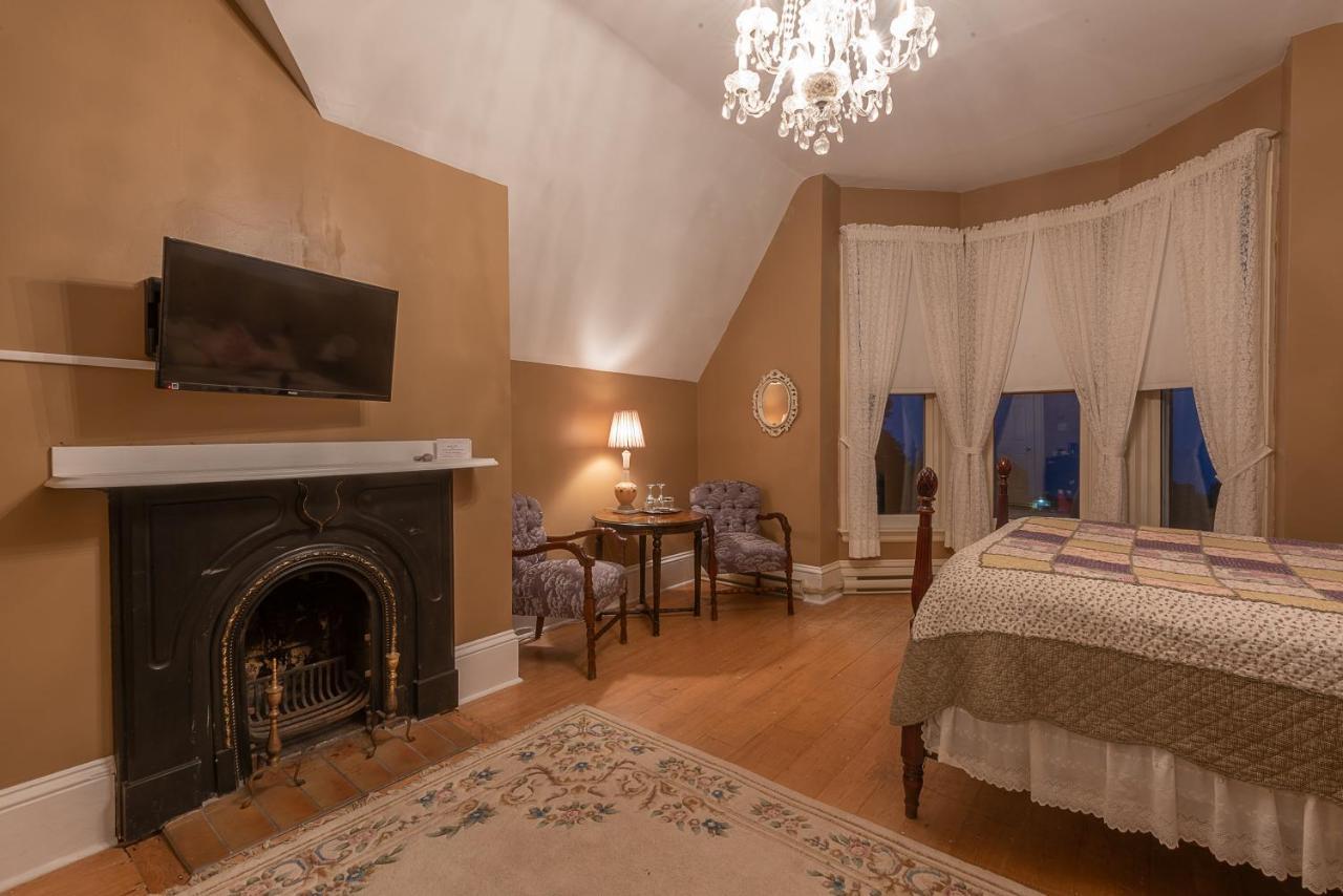 St. Martins Country Inn & Vaughan'S Restaurant Екстер'єр фото