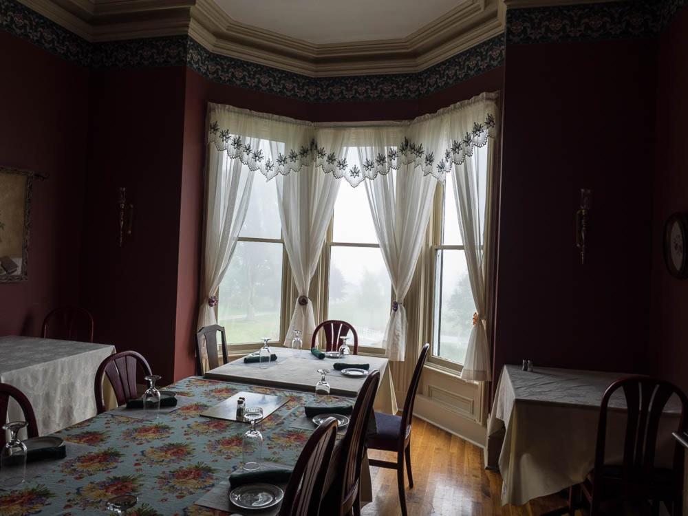 St. Martins Country Inn & Vaughan'S Restaurant Екстер'єр фото